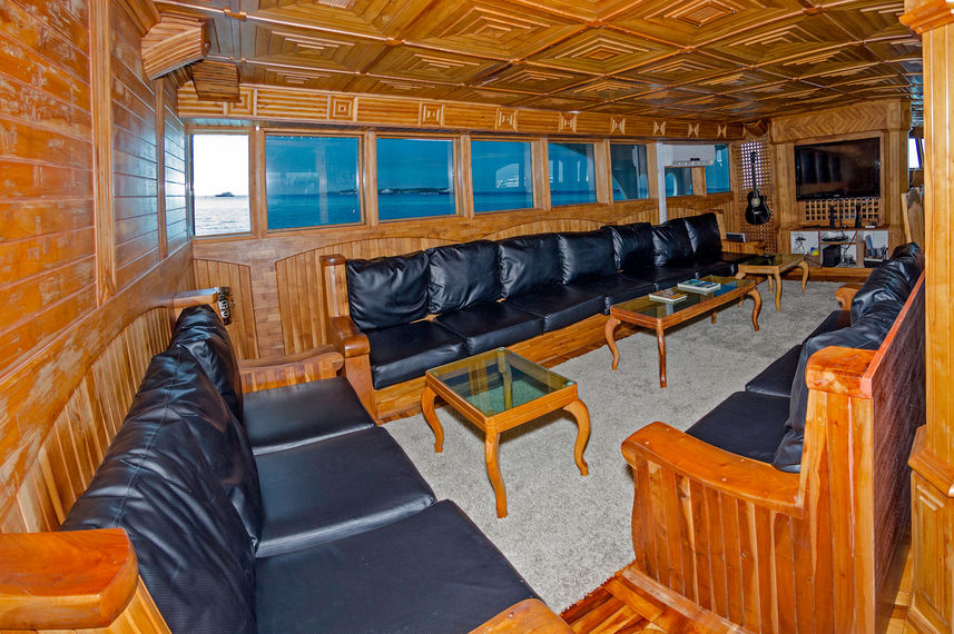 Indoor Saloon - Iruvai