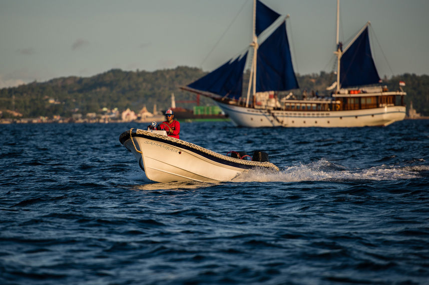 Dive Tender