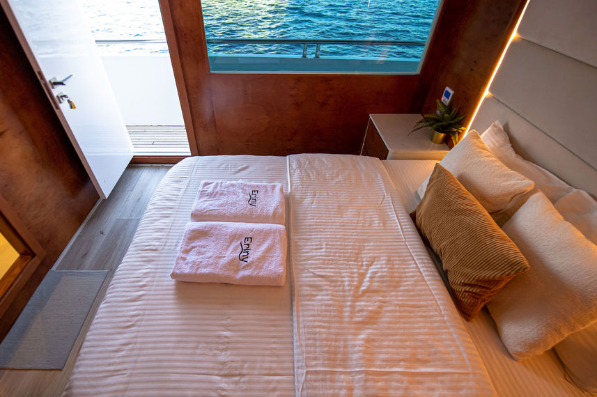 Double Bed Cabin - Sea view - Upper deck